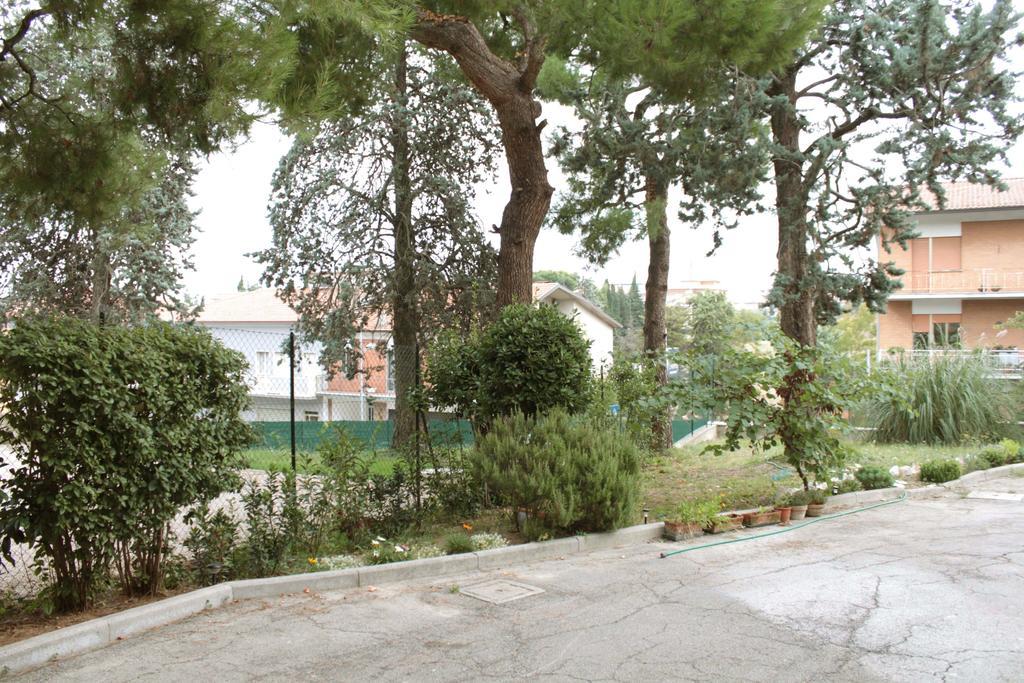 Bed and Breakfast Pino Marittimo Civitanova Marche Exterior foto